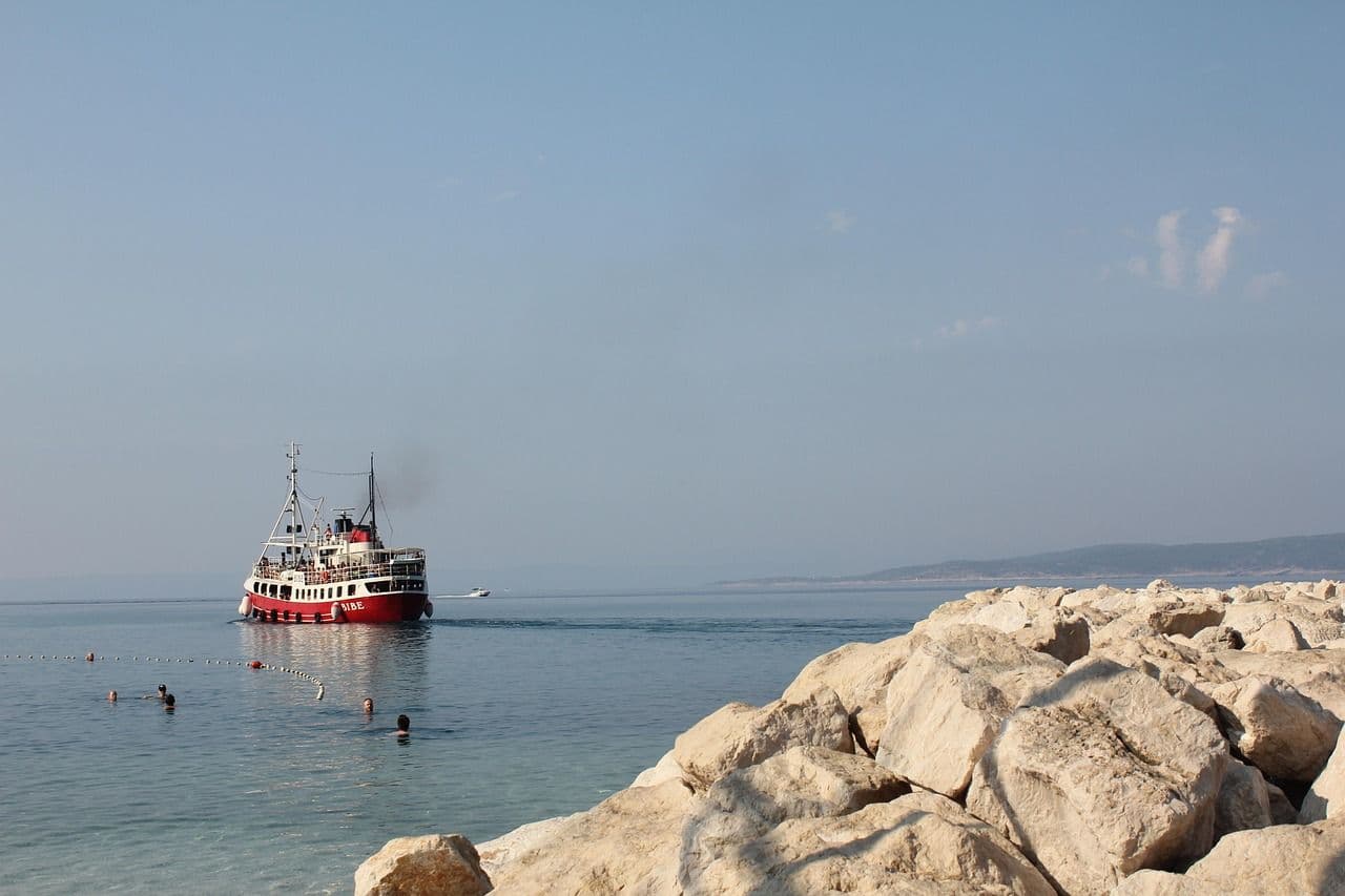 Baška Voda beach and promenade